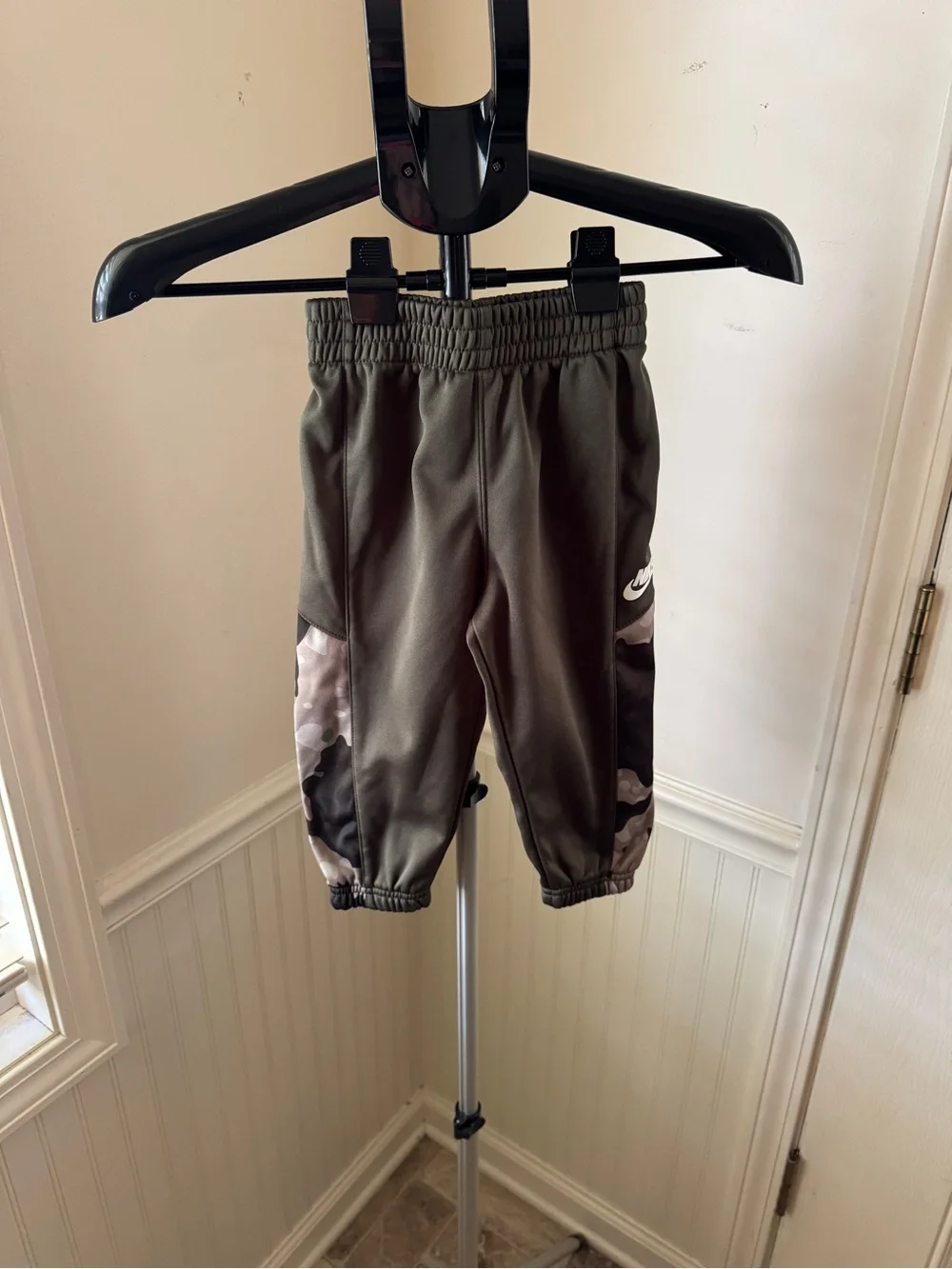 Nike Kids Olive‎ Green Camo Panel Jogger Pants Size 3T